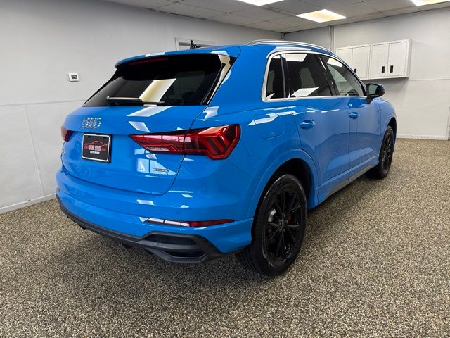 Photo 4 of 2023 Audi Q3 quattro S line Premium 45 TFSI