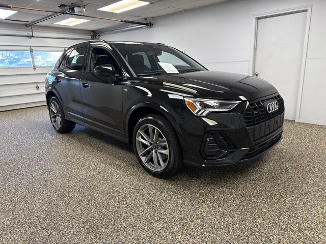 2024 Audi Q3 quattro S line Prem Plus 45 TFSI - Image 3