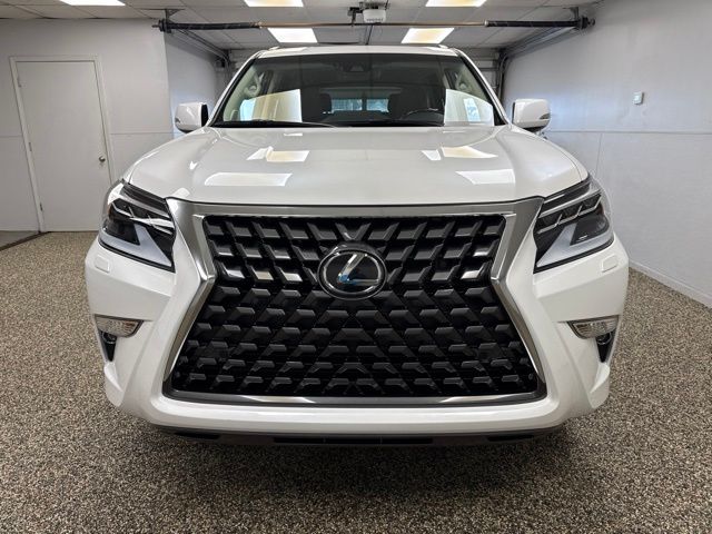 Photo 2 of 2023 Lexus GX 460 Base