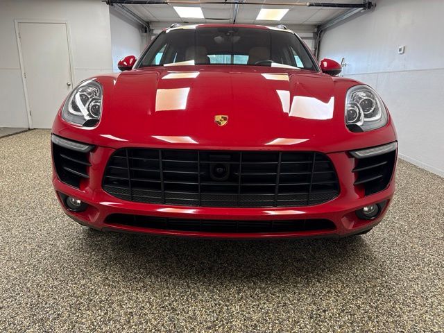 Photo 2 of 2018 Porsche Macan Base