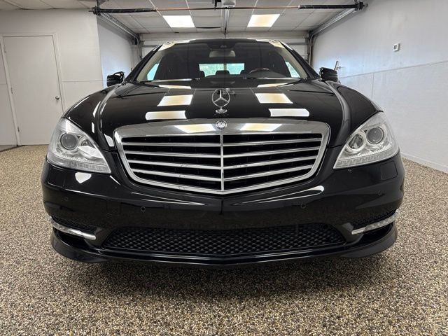2013 Mercedes-Benz S-Class S 550 4MATIC - Image 2