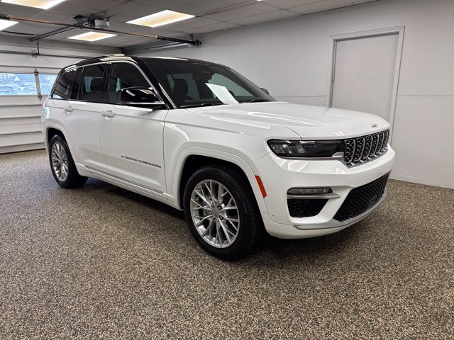 Photo 3 of 2024 Jeep Grand Cherokee Summit