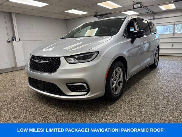 2024 Chrysler Pacifica Limited - Main Image