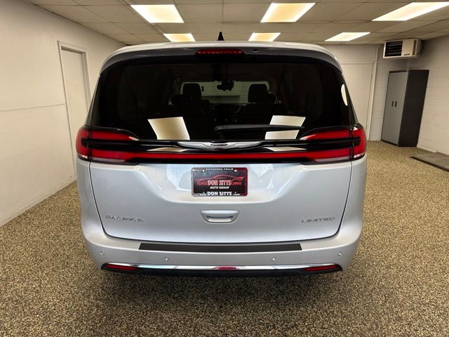 2024 Chrysler Pacifica Limited - Image 5