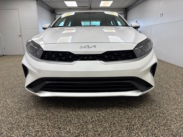 Photo 2 of 2023 Kia Forte LXS