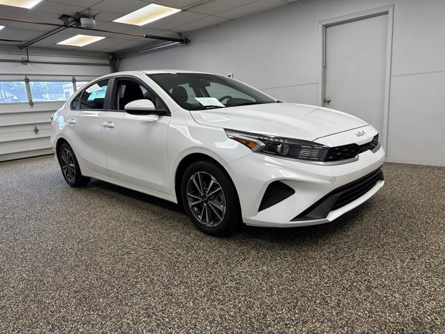 Photo 3 of 2023 Kia Forte LXS