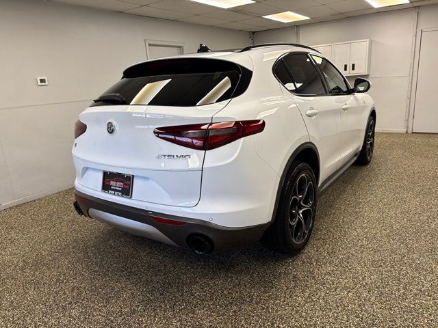 Photo 4 of 2023 Alfa Romeo Stelvio Ti