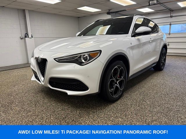 Photo 1 of 2023 Alfa Romeo Stelvio Ti