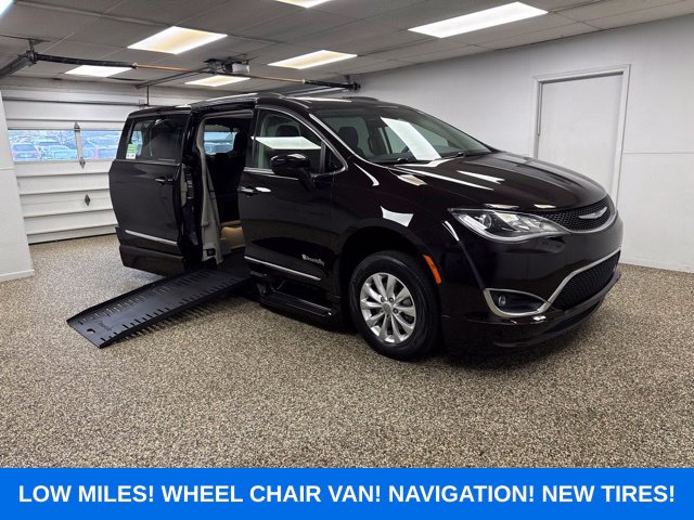 2018 Chrysler Pacifica Touring L - Main Image