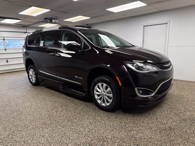 2018 Chrysler Pacifica Touring L - Image 4