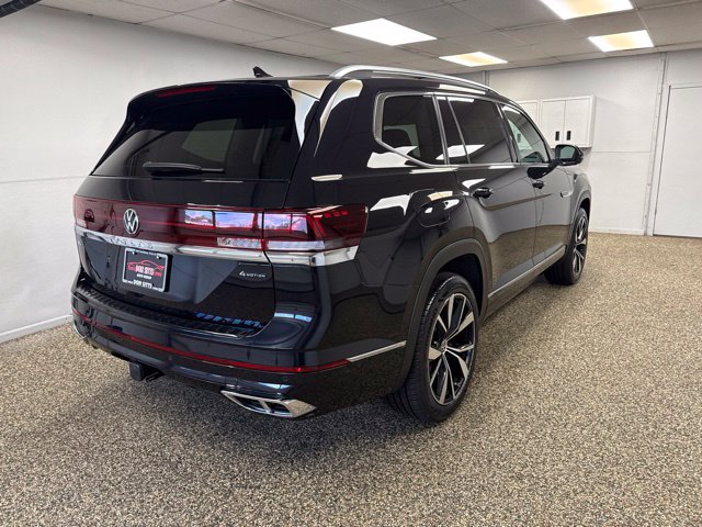 2024 Volkswagen Atlas SEL Premium R-Line 4Motion - Image 4