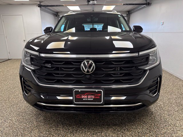 2024 Volkswagen Atlas SEL Premium R-Line 4Motion - Image 2