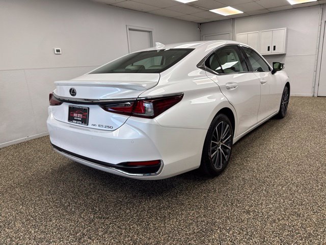 Photo 4 of 2022 Lexus ES 250 Base