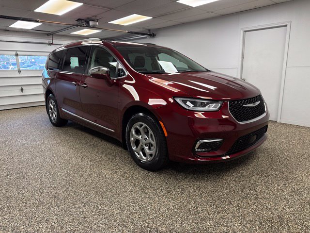 Photo 3 of 2022 Chrysler Pacifica Limited