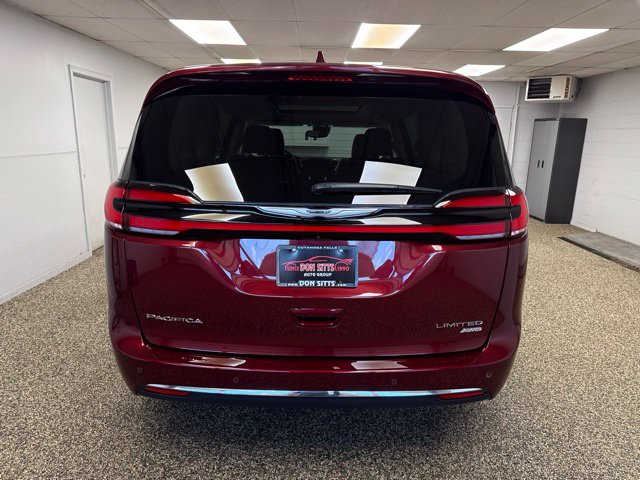 Photo 5 of 2022 Chrysler Pacifica Limited