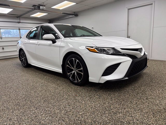 2019 Toyota Camry SE - Image 3