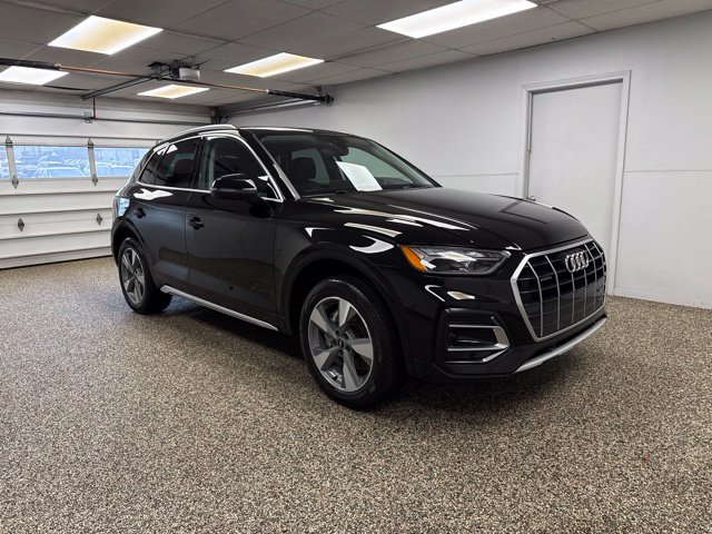 2024 Audi Q5 quattro Premium 40 TFSI - Image 3