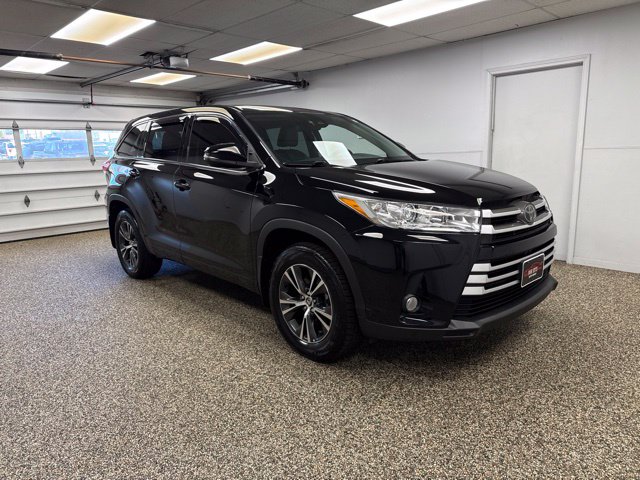 2018 Toyota Highlander LE Plus - Image 3