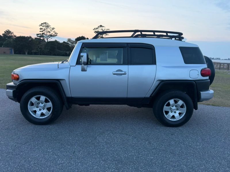 2007 Toyota FJ Cruiser Sport Utility 2D - Image 4