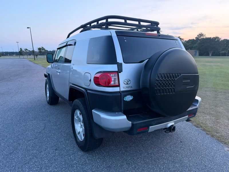 2007 Toyota FJ Cruiser Sport Utility 2D - Image 5