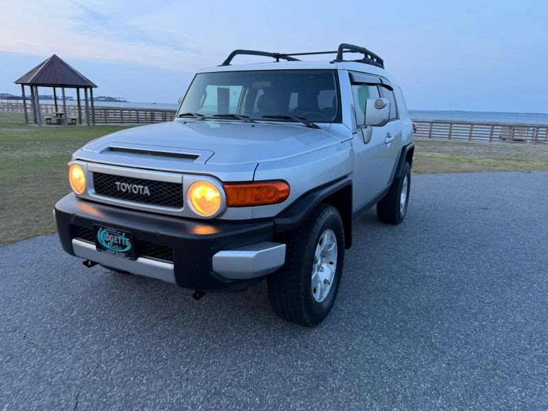 2007 Toyota FJ Cruiser Sport Utility 2D - Image 3