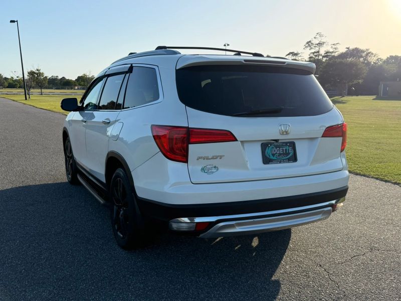 2016 Honda Pilot Elite Sport Utility 4D - Image 5