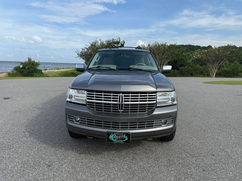 Photo 2 of 2011 Lincoln Navigator Sport Utility 4D