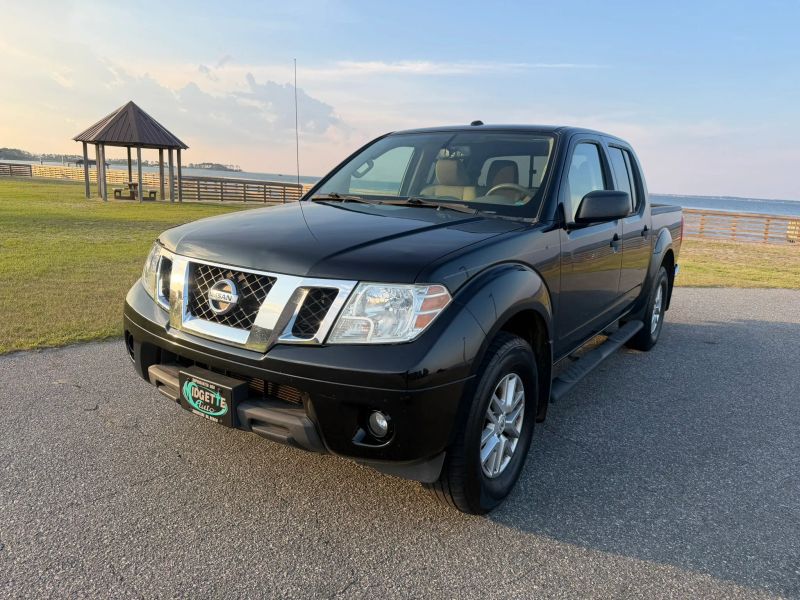 2016 Nissan Frontier Crew Cab SV Pickup 4D 5 ft - Image 4