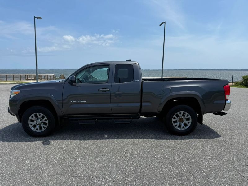 2017 Toyota Tacoma Access Cab SR5 Pickup 4D 6 ft - Image 4