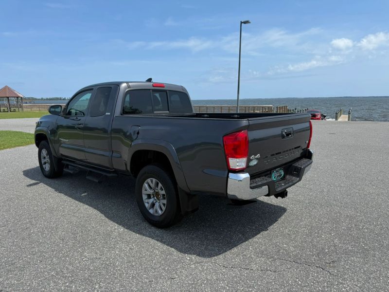 2017 Toyota Tacoma Access Cab SR5 Pickup 4D 6 ft - Image 5