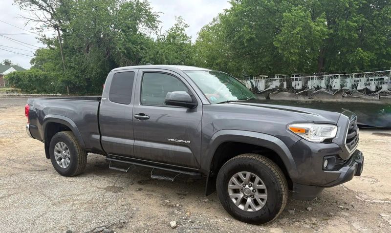 2017 Toyota Tacoma Access Cab SR5 Pickup 4D 6 ft - Image 4