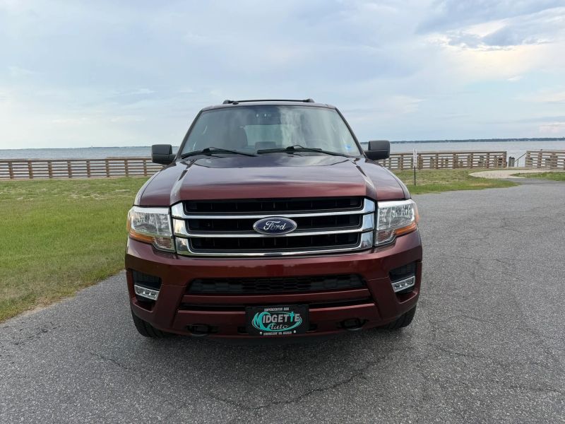 2017 Ford Expedition XLT Sport Utility 4D - Image 2