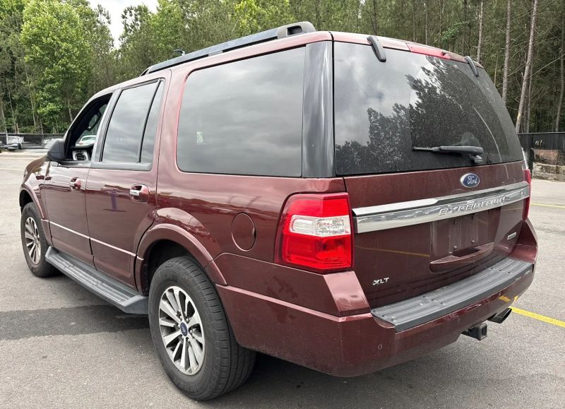 2017 Ford Expedition XLT Sport Utility 4D - Image 5