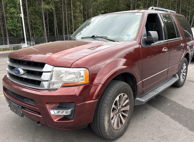 2017 Ford Expedition XLT Sport Utility 4D - Image 3