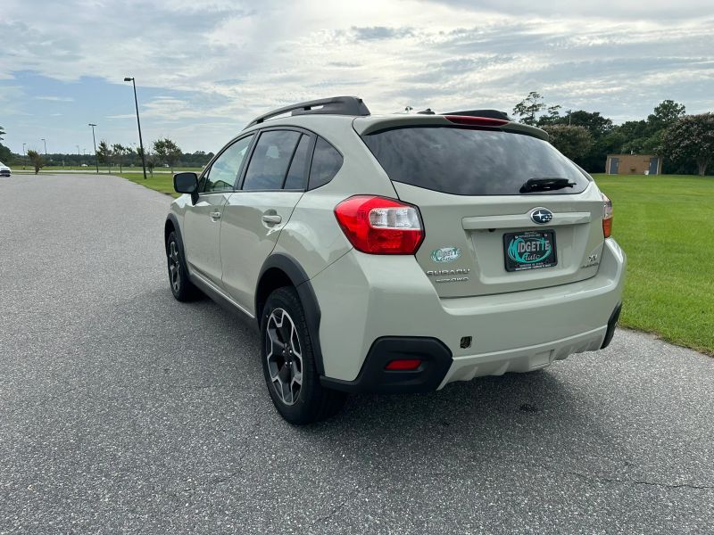 2014 Subaru XV Crosstrek Limited Sport Utility 4D - Image 5