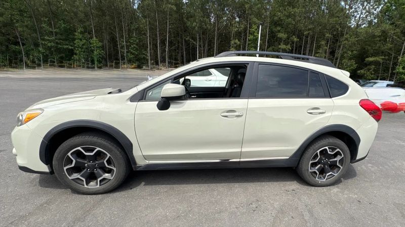 2014 Subaru XV Crosstrek Limited Sport Utility 4D - Image 4