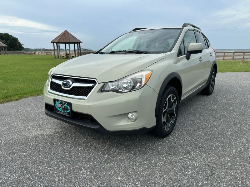 2014 Subaru XV Crosstrek Limited Sport Utility 4D - Image 3