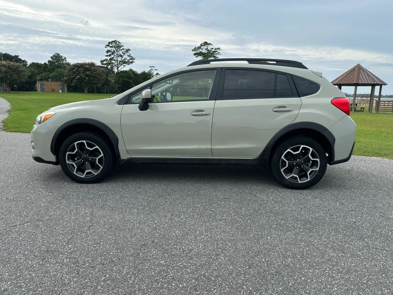 2014 Subaru XV Crosstrek Limited Sport Utility 4D - Image 4