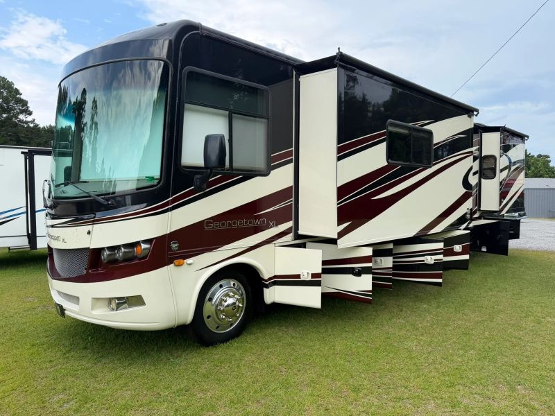 2013 Georgetown by Forest River Georgetown XL 378TS - Image 3