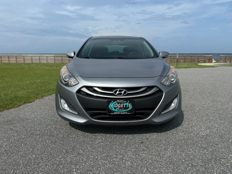 2014 Hyundai Elantra GT Hatchback 4D - Image 2