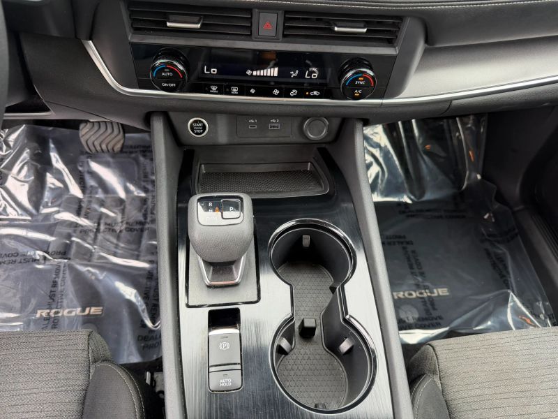 Photo 4 of 2023 Nissan Rogue SV (2023.5) Sport Utility 4D