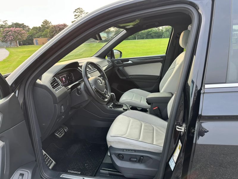 Photo 5 of 2020 Volkswagen Tiguan SEL Premium R-Line 4MOTION Sport Utility 4D