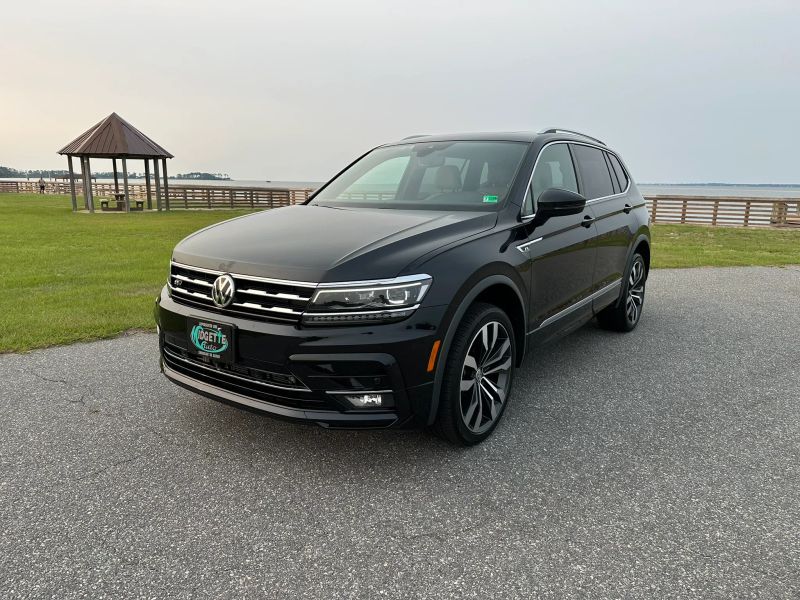 Photo 3 of 2020 Volkswagen Tiguan SEL Premium R-Line 4MOTION Sport Utility 4D
