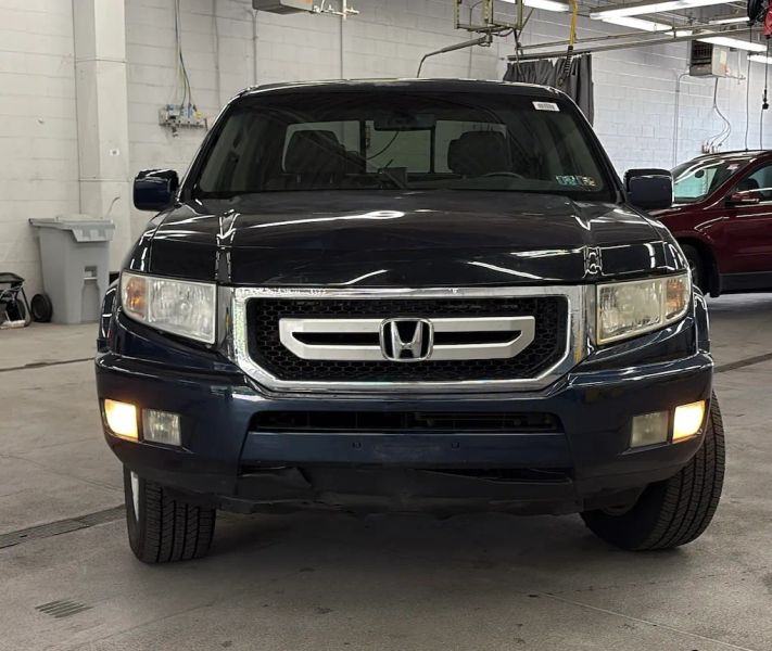 Photo 2 of 2010 Honda Ridgeline RTL Pickup 4D 5 ft