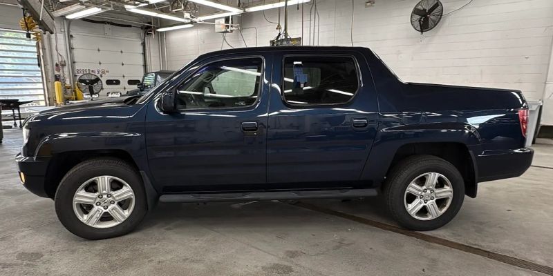 Photo 4 of 2010 Honda Ridgeline RTL Pickup 4D 5 ft