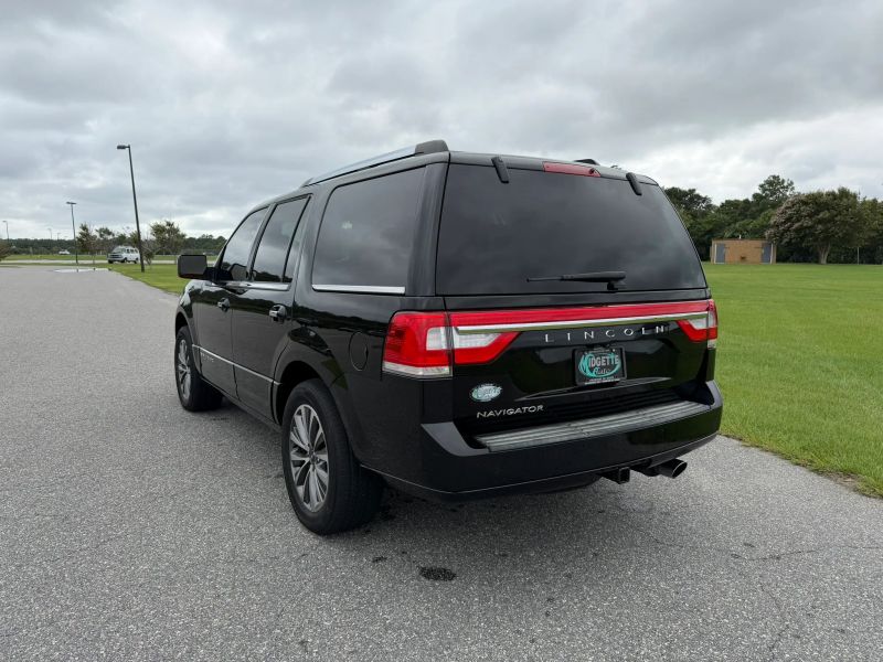 Photo 5 of 2017 Lincoln Navigator Select Sport Utility 4D