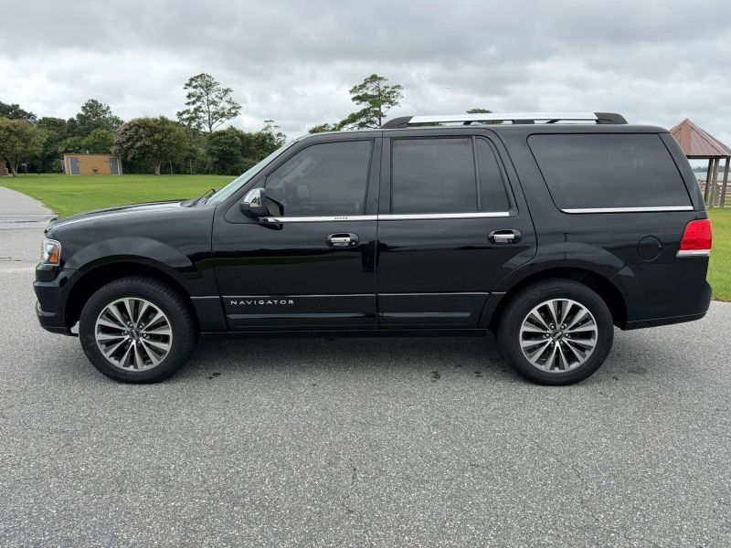 Photo 4 of 2017 Lincoln Navigator Select Sport Utility 4D
