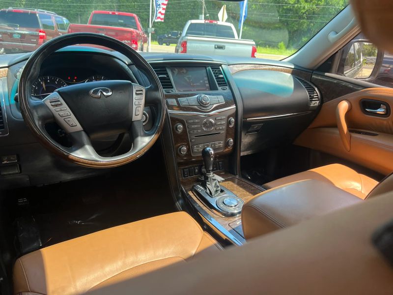 Photo 2 of 2016 INFINITI QX80 Sport Utility 4D