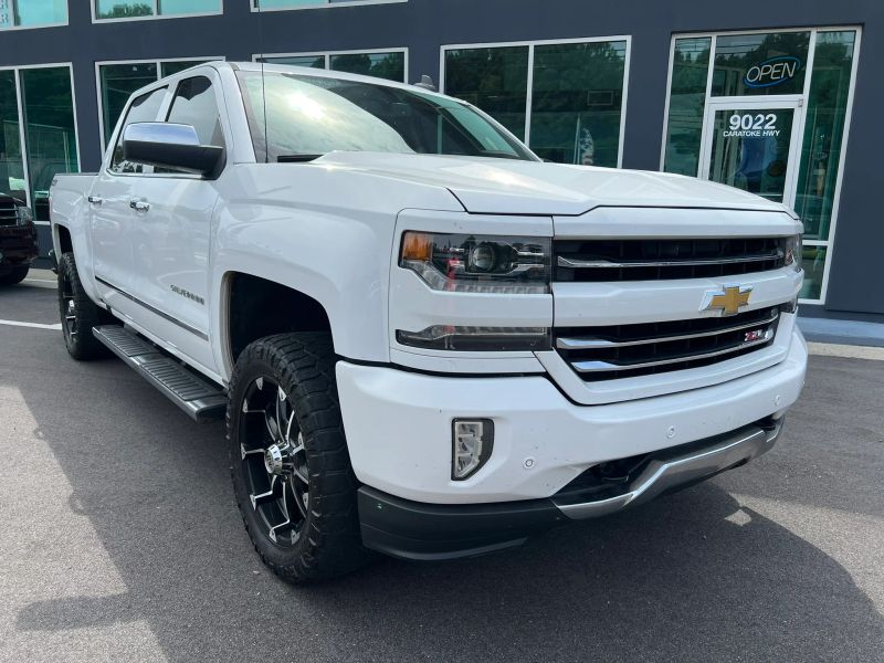 Photo 2 of 2017 Chevrolet Silverado 1500 Crew Cab Z71 LTZ Pickup 4D 5 3/4 ft