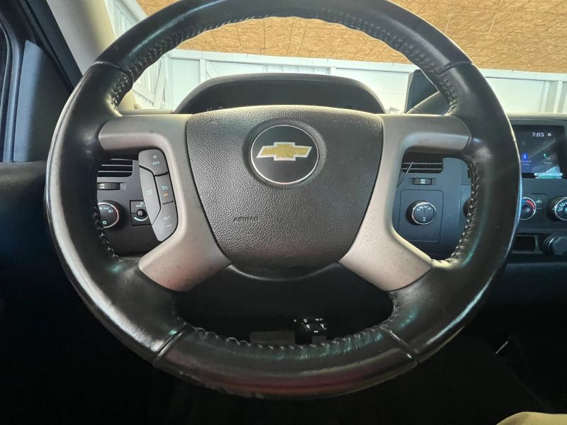 Photo 3 of 2013 Chevrolet Silverado 1500 Crew Cab LT Pickup 4D 5 3/4 ft